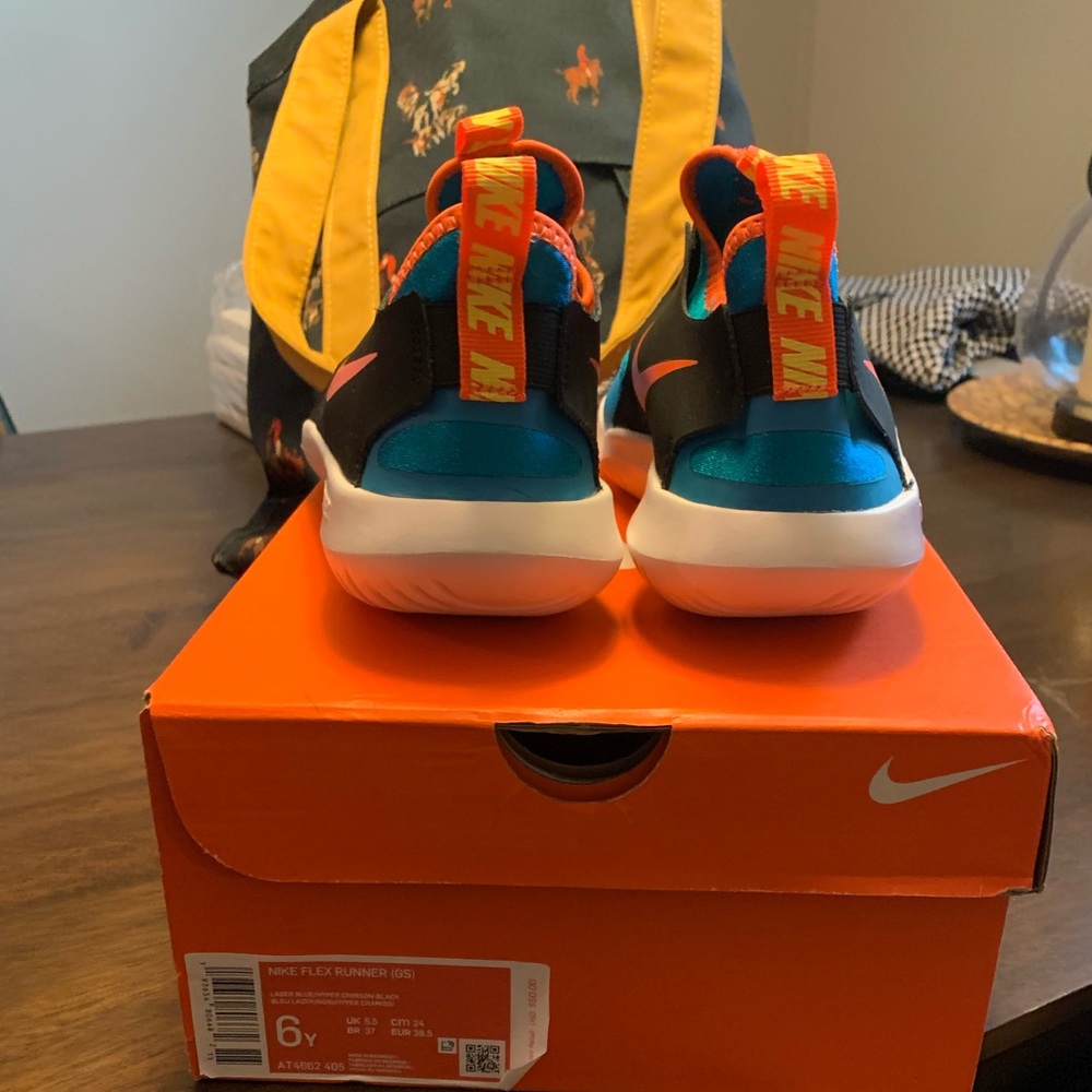 NIB Nike Flex Runner